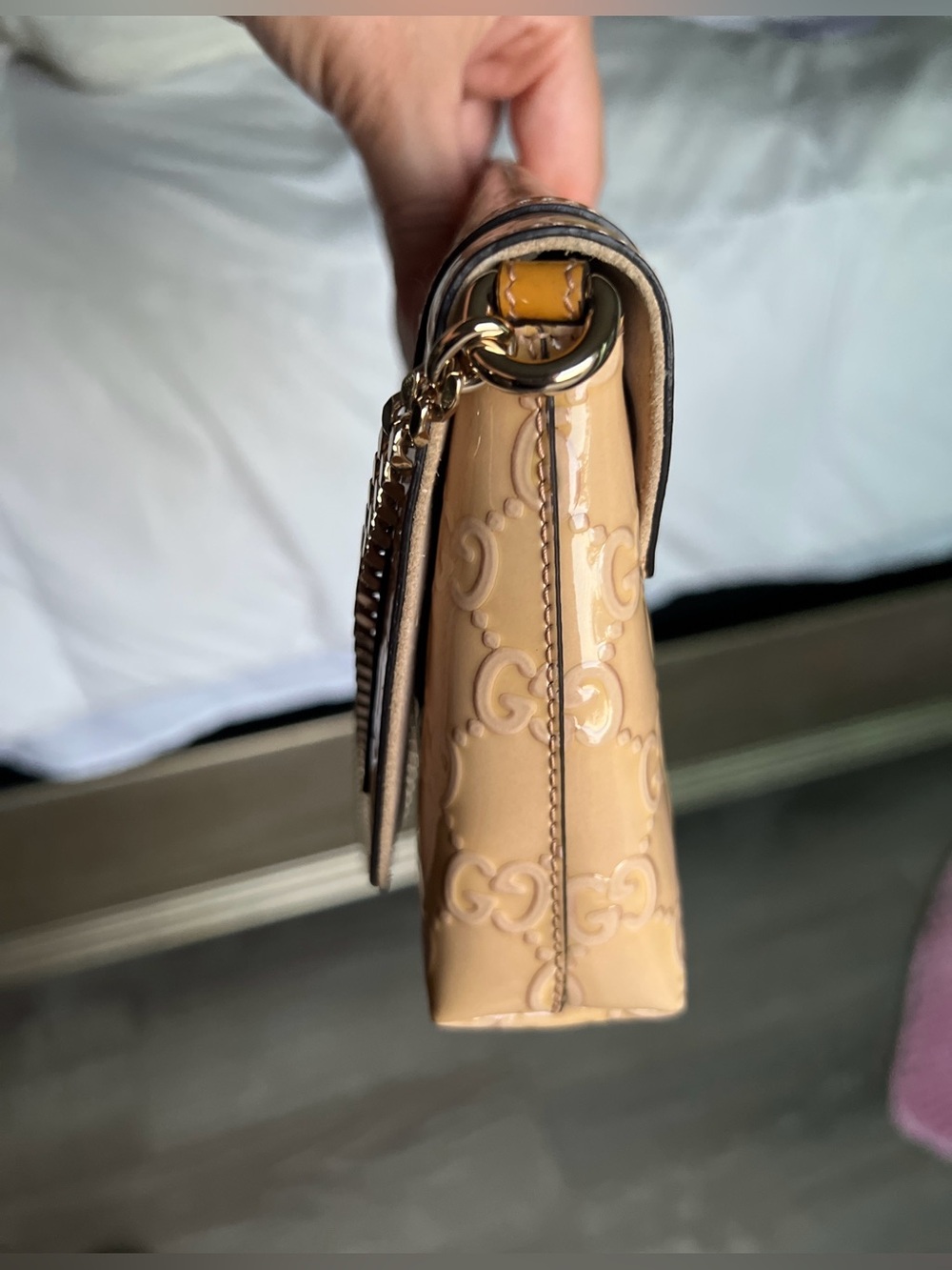 Gucci Patent Mayfair Shoulder/Clutch bag with Gold Chain - Picture 8 of 11